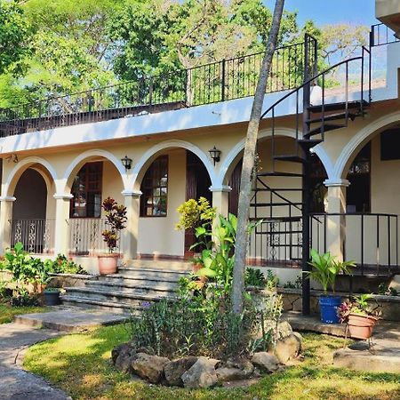 Camilas Hotel 圣佩德罗苏拉 外观 照片