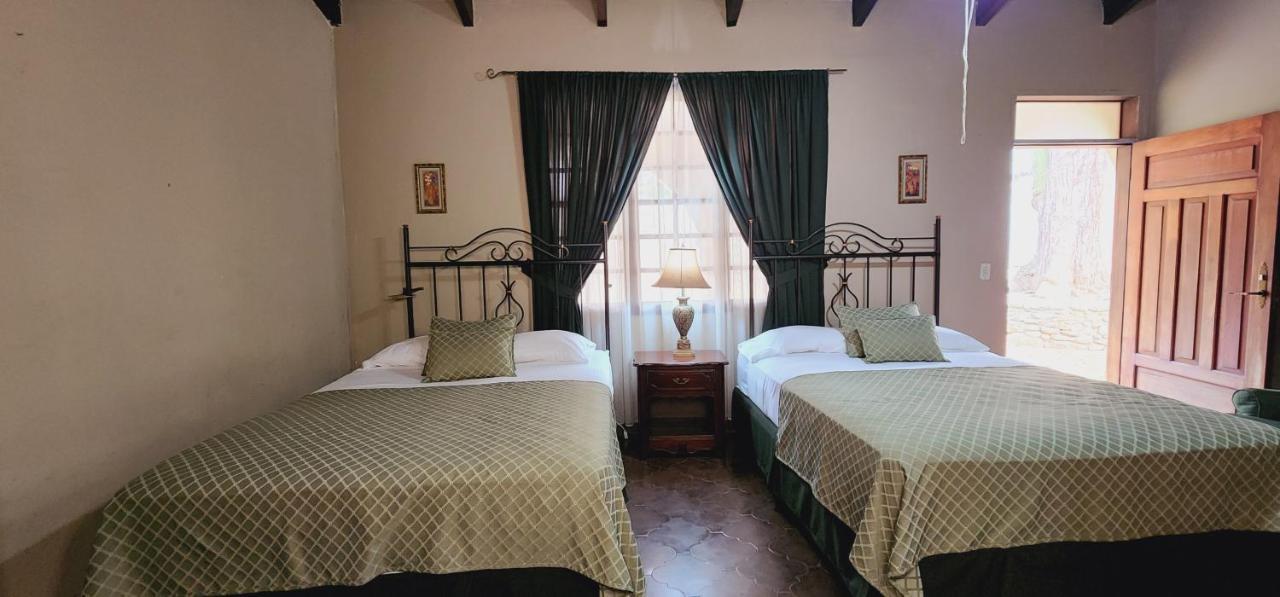 Camilas Hotel 圣佩德罗苏拉 外观 照片