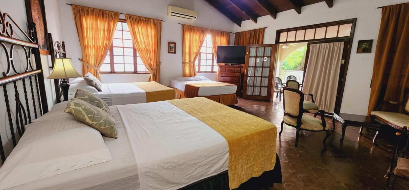 Camilas Hotel 圣佩德罗苏拉 外观 照片