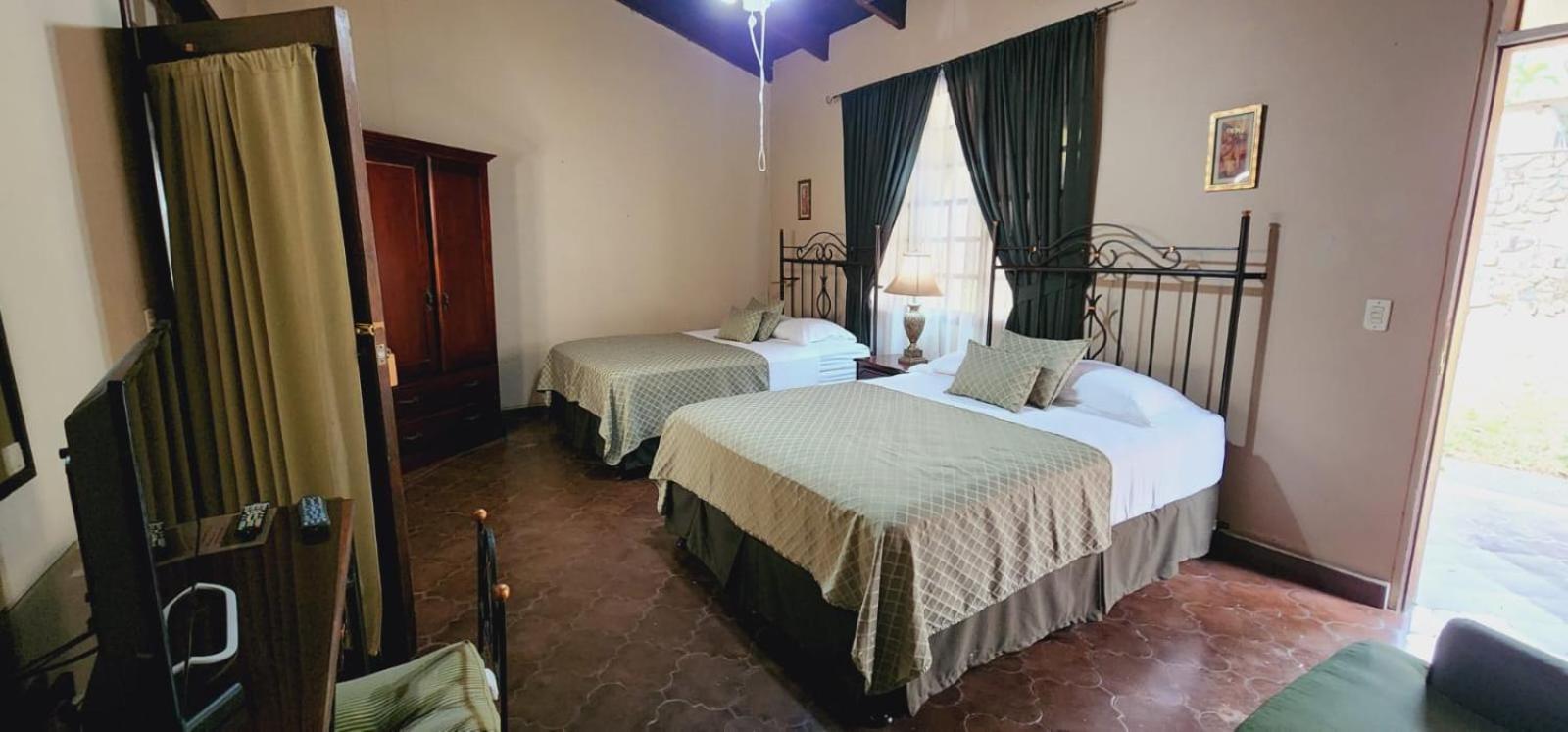 Camilas Hotel 圣佩德罗苏拉 外观 照片
