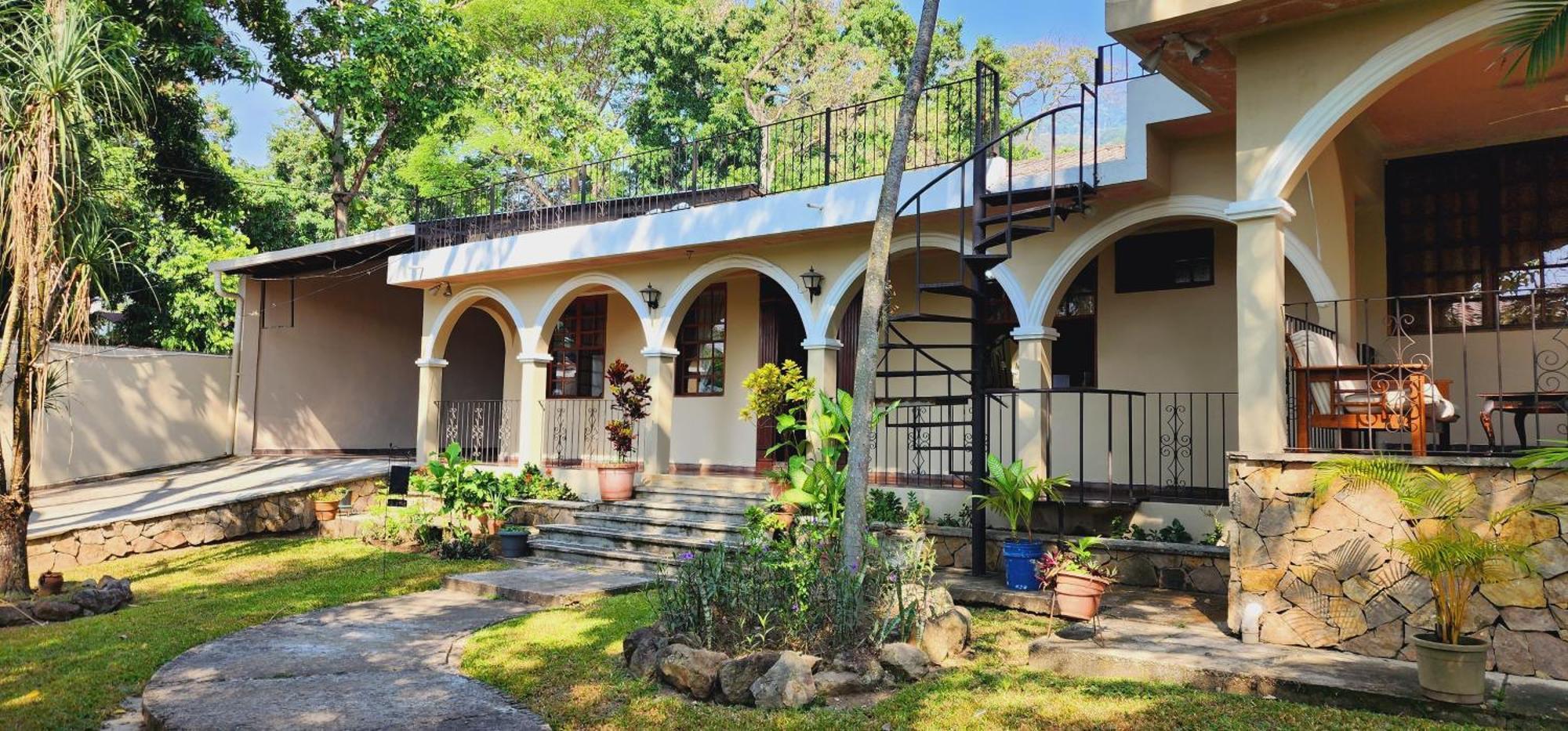 Camilas Hotel 圣佩德罗苏拉 外观 照片