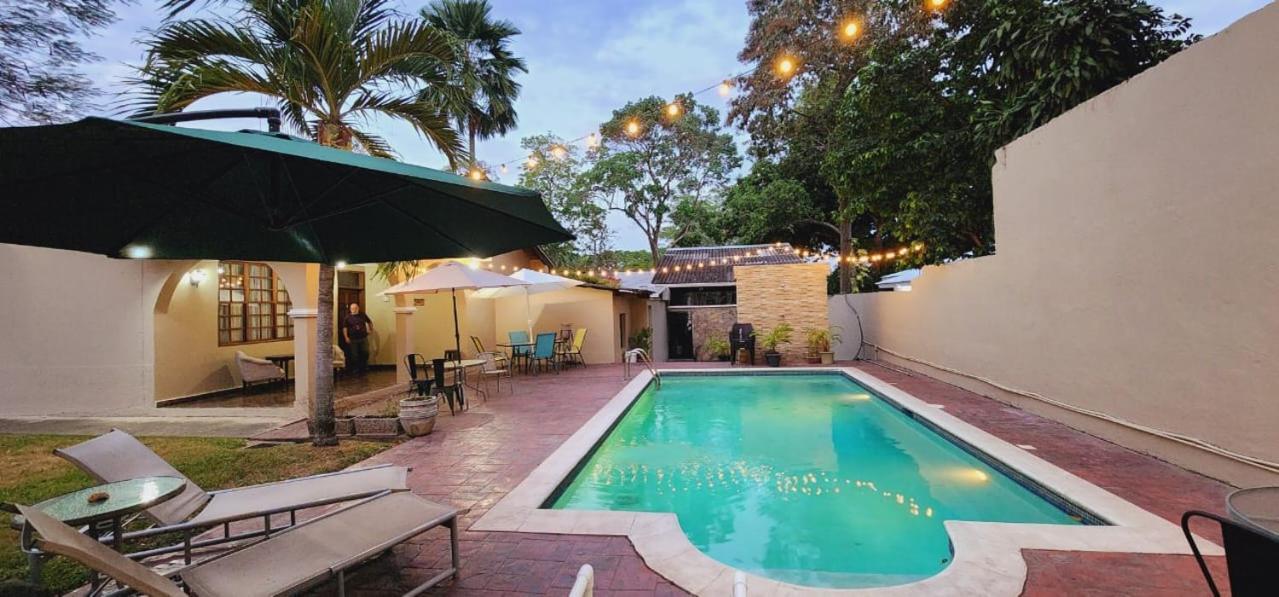 Camilas Hotel 圣佩德罗苏拉 外观 照片